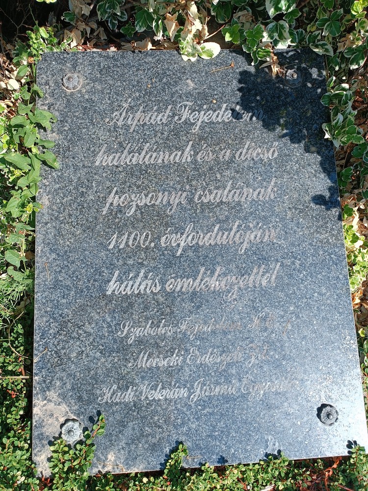 arpad fejedelem emlektabla