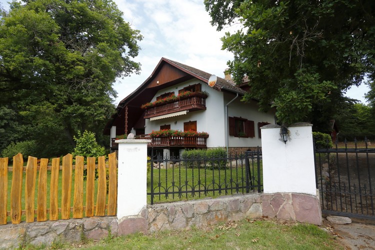 Bakonyai kulcsoshaz 20220615 01